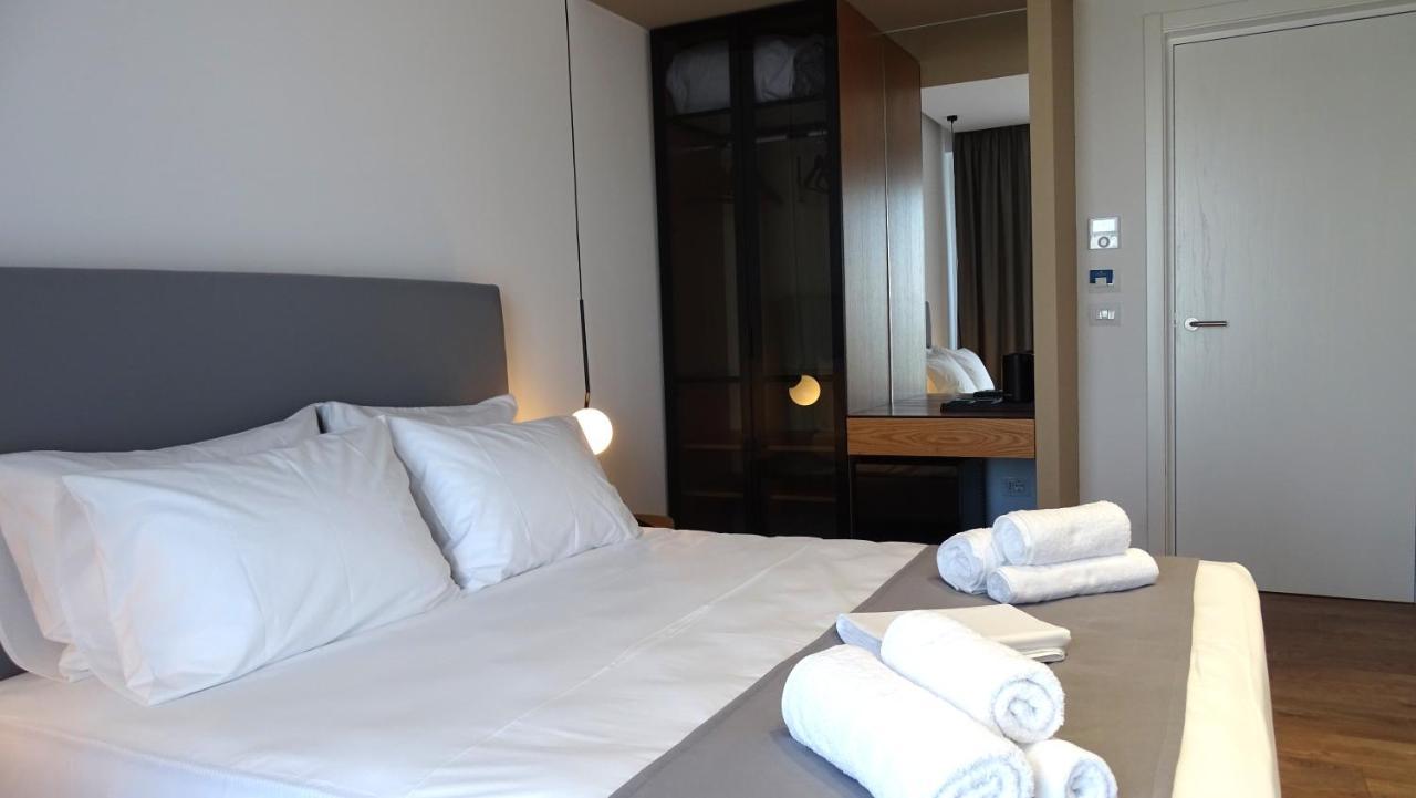 Valmar Hotel Εξαμίλιο Εξωτερικό φωτογραφία
