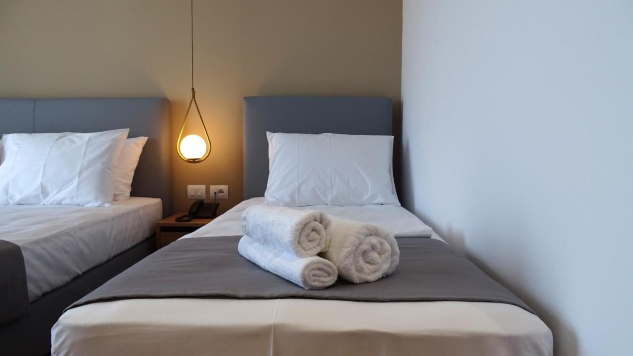 Valmar Hotel Εξαμίλιο Εξωτερικό φωτογραφία