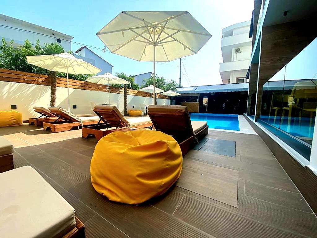 Valmar Hotel Εξαμίλιο Εξωτερικό φωτογραφία