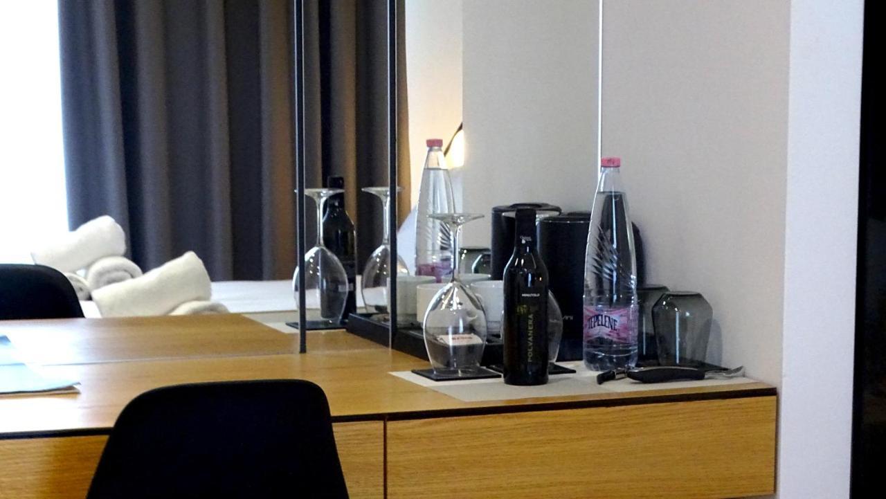 Valmar Hotel Εξαμίλιο Εξωτερικό φωτογραφία